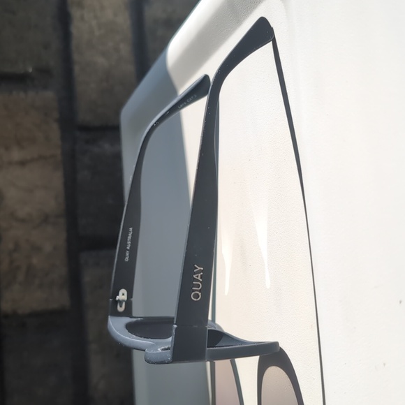 Quay Australia Sagano Classic Black Mirrored Sunglasses - Picture 6 of 8